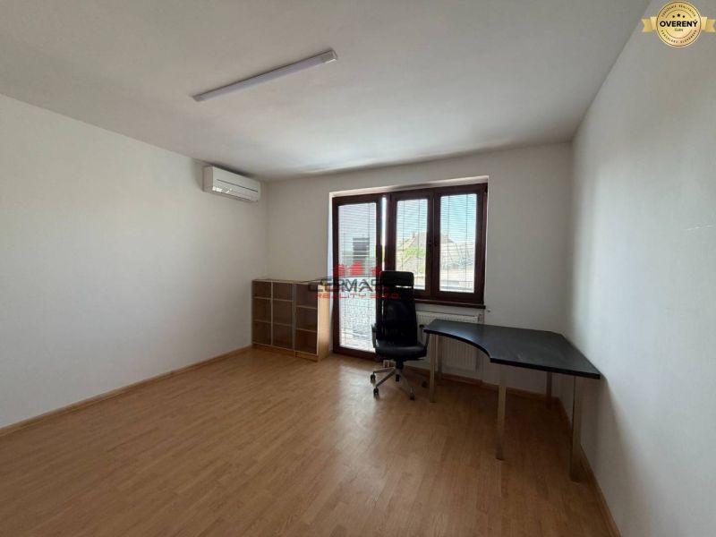 Bazoš Hodžova 18m2 2.jpg